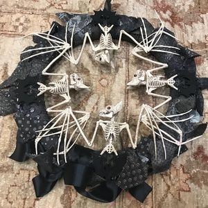 Cool skeleton bat wreath